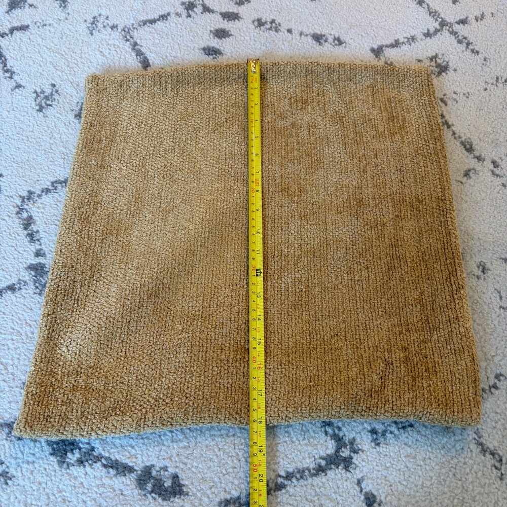 Pottery Barn Mustard Yellow Tasseled Fringe Throw Blanket and 2 Pillow Cases - Picture 9 of 10